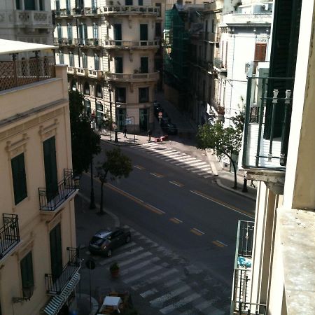 La Casa Di Zoe - Locazioni Turistiche Acomodação com café da manhã Palermo Exterior foto